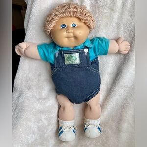 Cabbage patch original boy 1983 vintage doll (EUC) child
